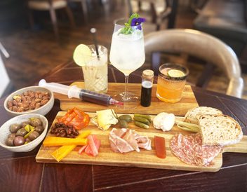 Cocktails and board 2